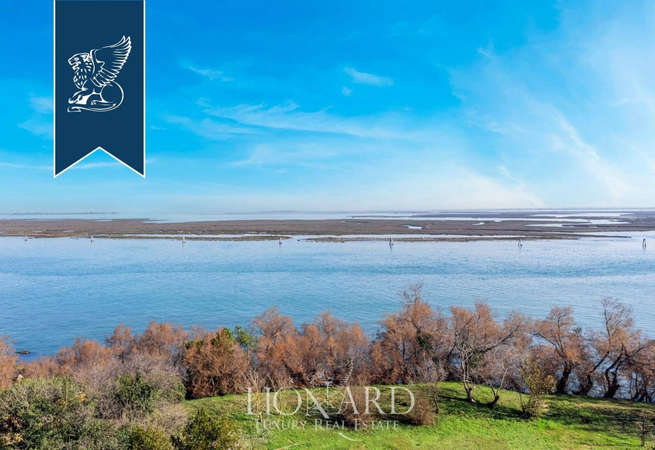 Вилла в Венеции, Италия, 215 м² - фото 17