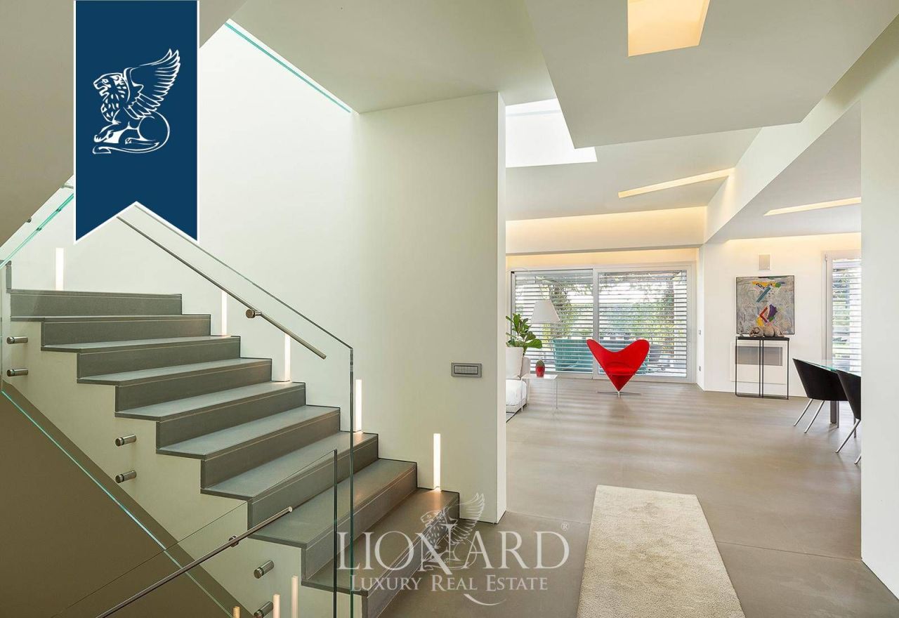 Вилла в Бергамо, Италия, 1 000 м² - фото 18