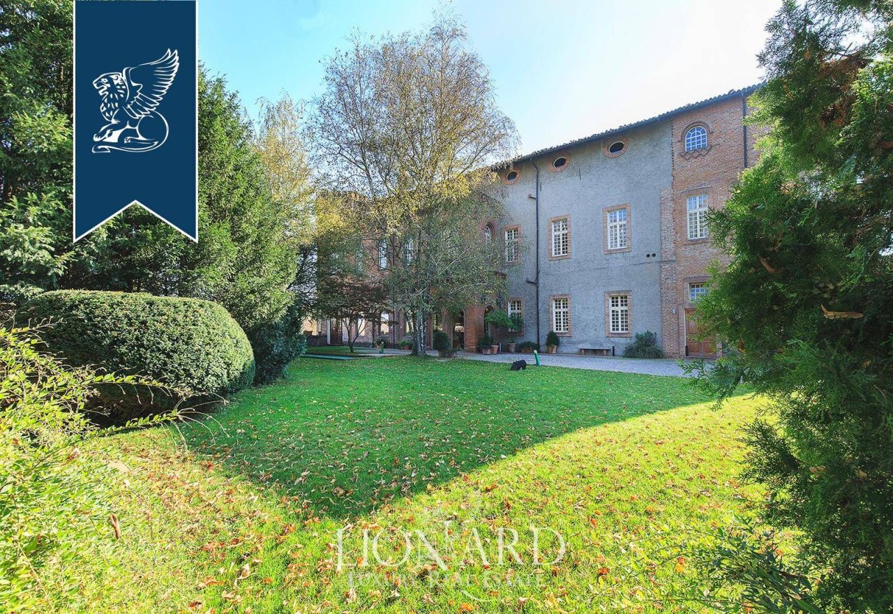 Отель, гостиница в Алессандрии, Италия, 2 500 м² - фото 18