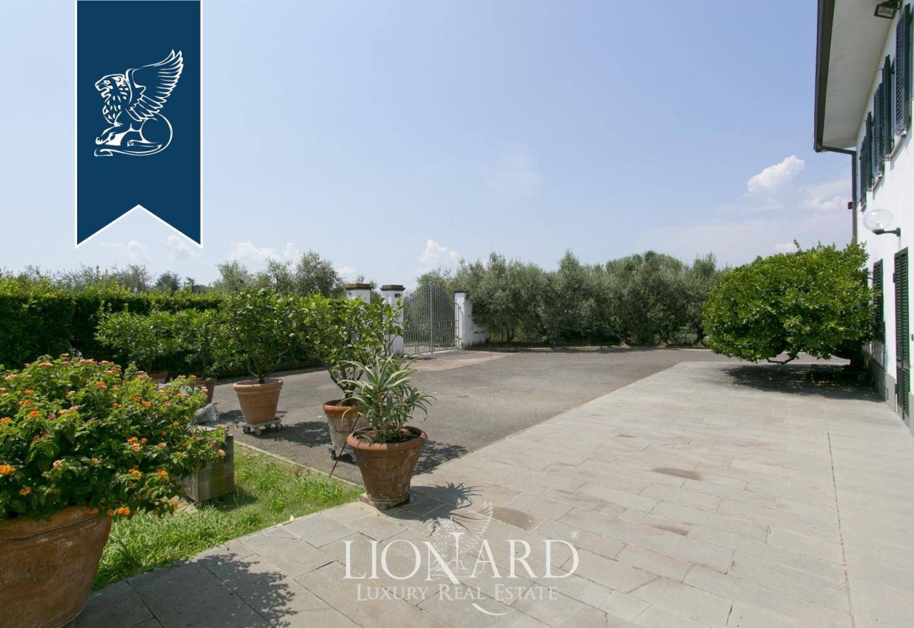 Вилла в Капаннори, Италия, 700 м² - фото 18