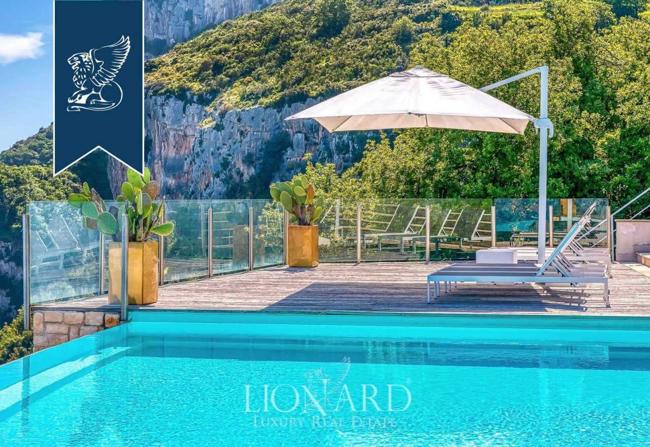 Вилла в Неаполе, Италия, 300 м² - фото 18