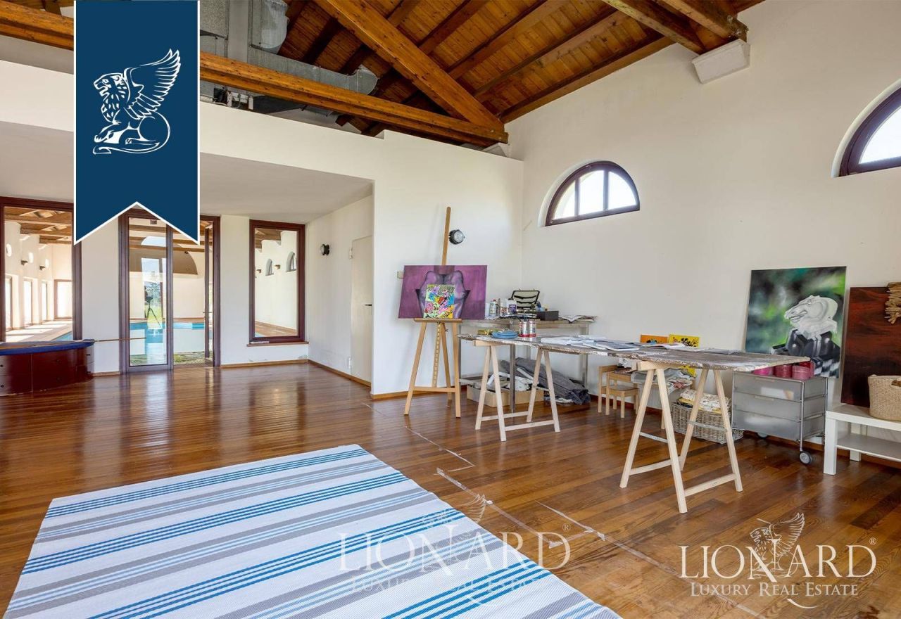 Вилла в Беллуно, Италия, 2 500 м² - фото 18