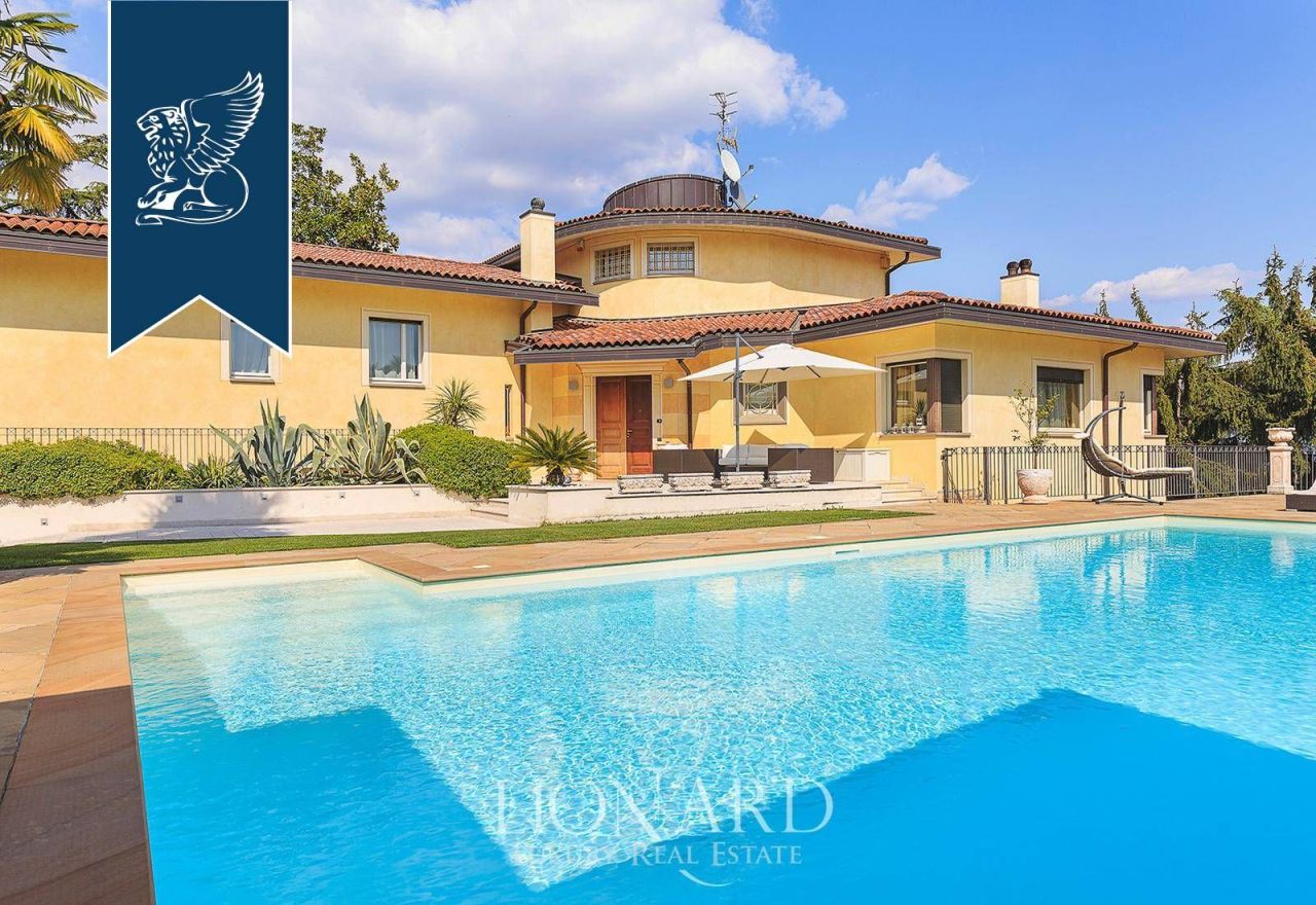 Вилла в Бергамо, Италия, 710 м² - фото 18