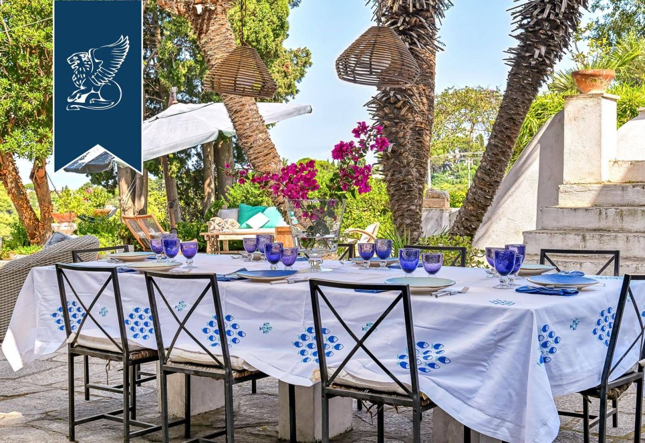 Вилла в Неаполе, Италия, 200 м² - фото 18