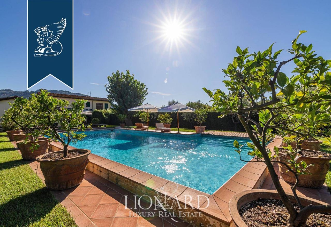 Вилла в Массарозе, Италия, 478 м² - фото 18