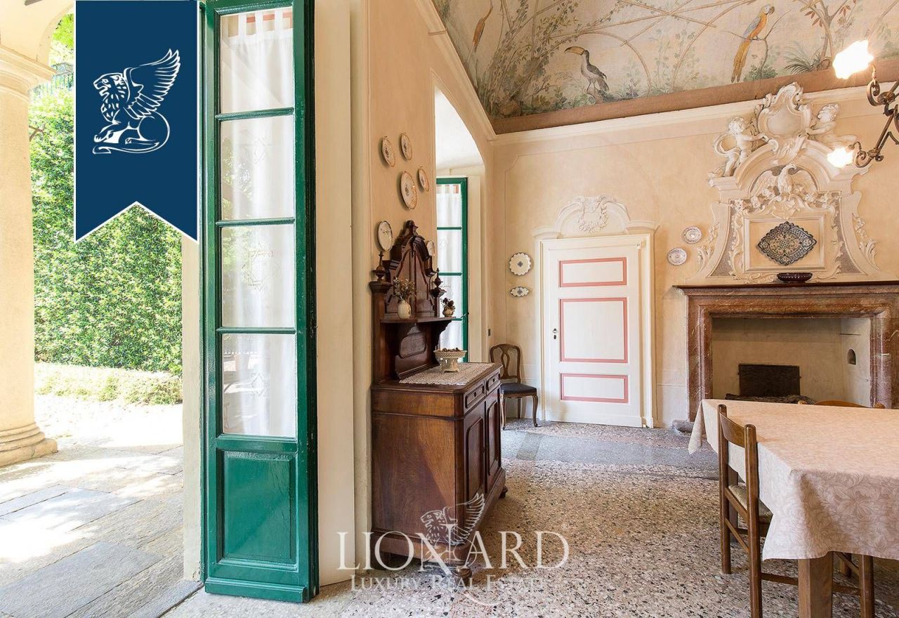 Вилла в Варесе, Италия, 1 000 м² - фото 17