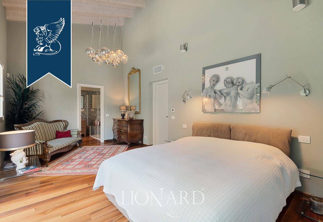 Вилла в Пьетрасанте, Италия, 350 м² - фото 17