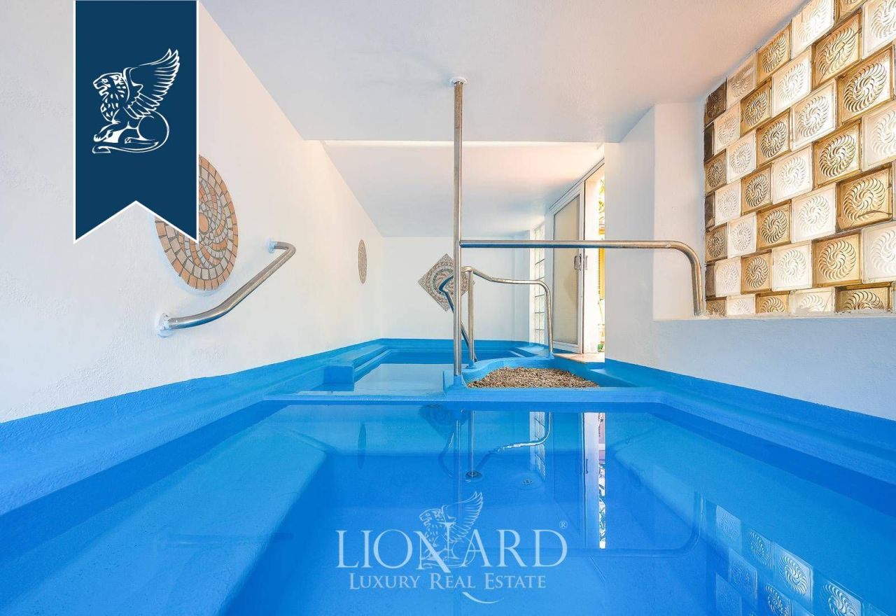 Отель, гостиница в Неаполе, Италия, 1 200 м² - фото 18