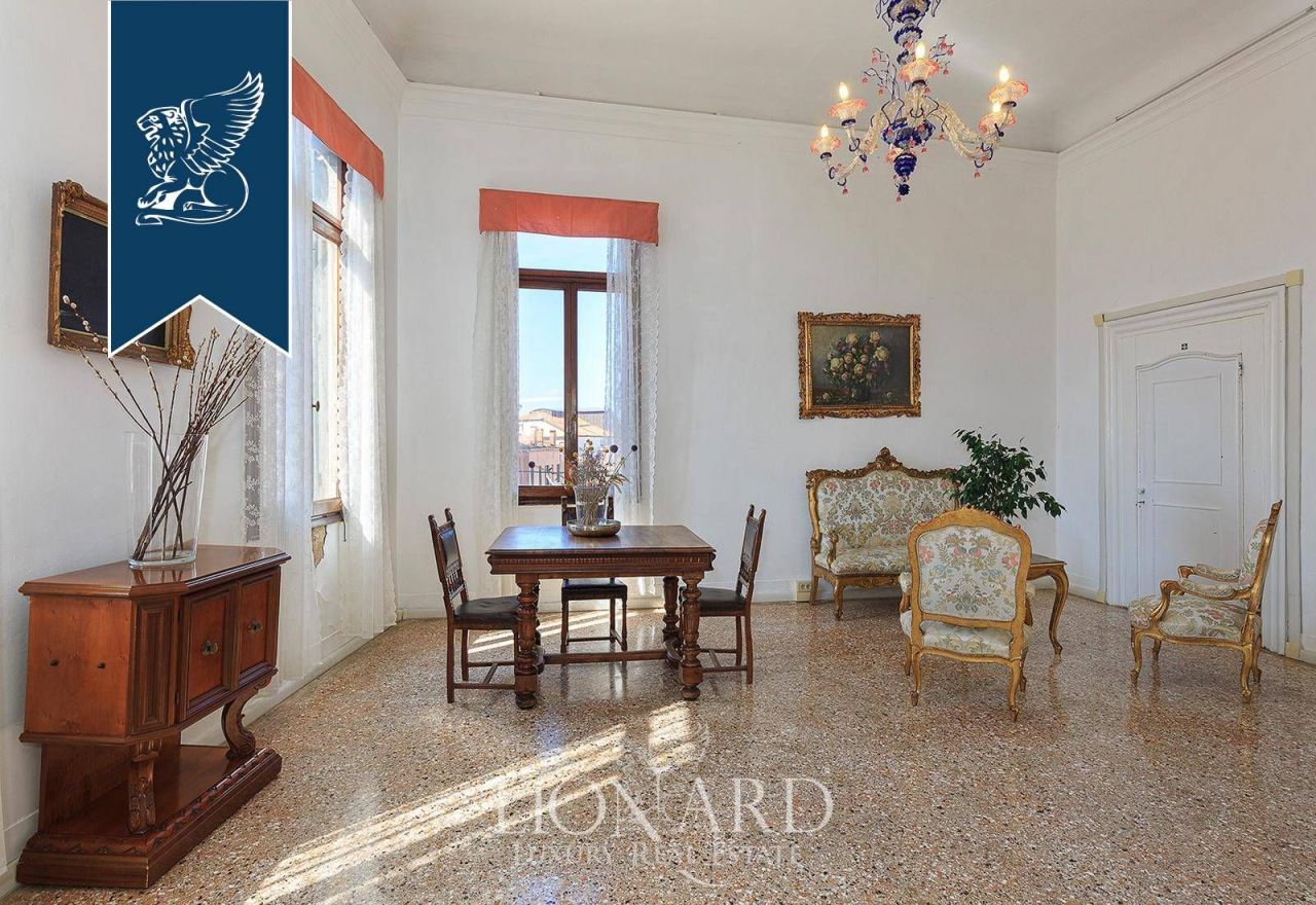 Дом в Венеции, Италия, 2 500 м² - фото 18