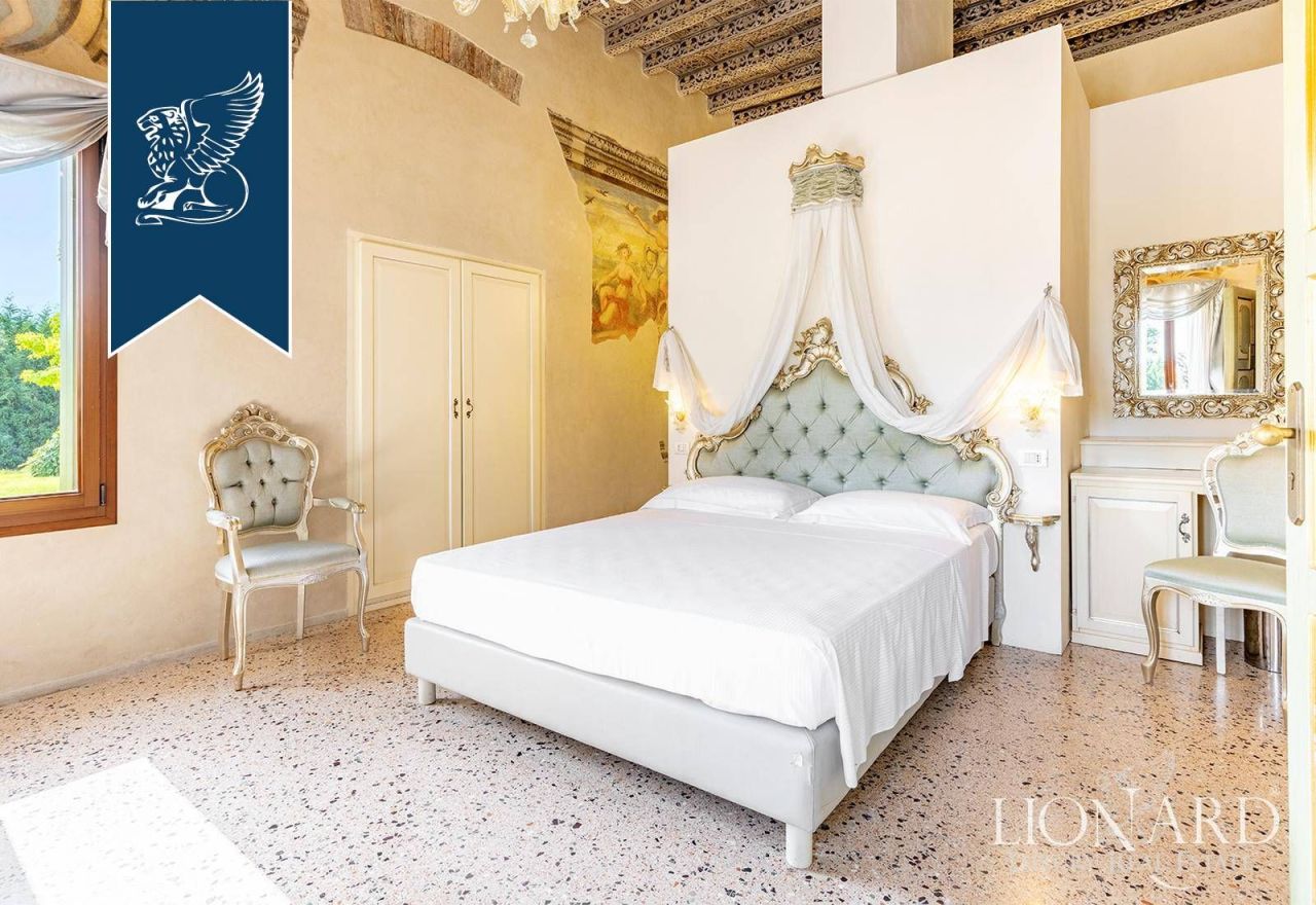 Вилла в Венеции, Италия, 1 600 м² - фото 18