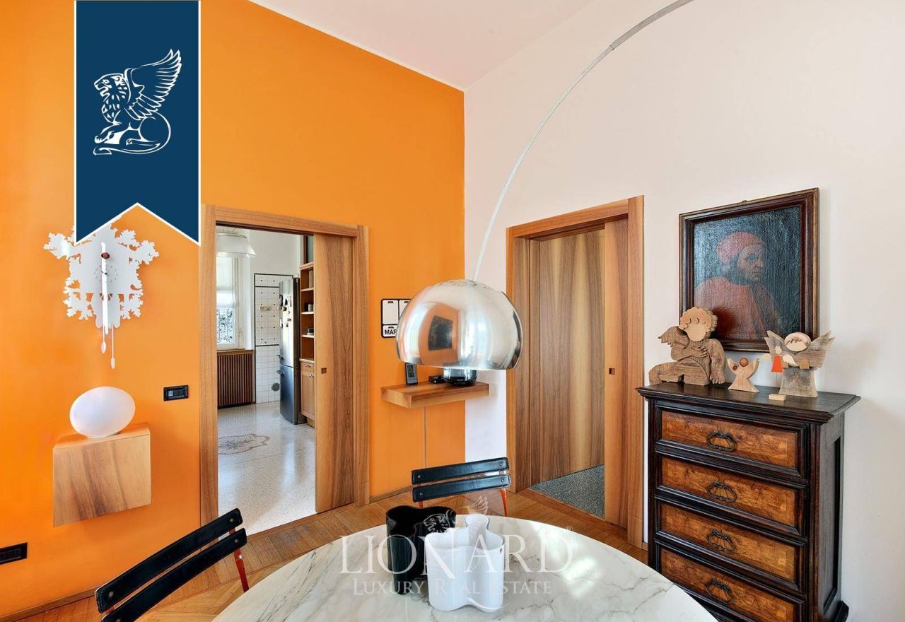 Вилла в Милане, Италия, 300 м² - фото 18