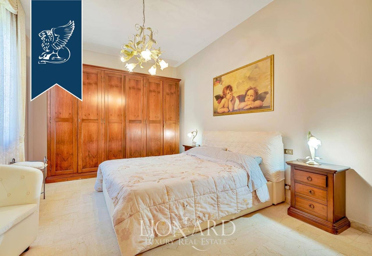 Вилла в Пьетрасанте, Италия, 420 м² - фото 18