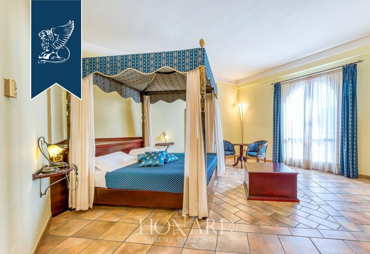 Замок в Авеллино, Италия, 6 000 м² - фото 18