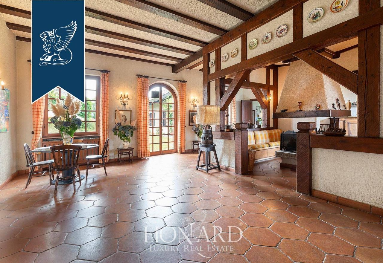 Вилла в Бодьо-Ломнаго, Италия, 1 000 м² - фото 18