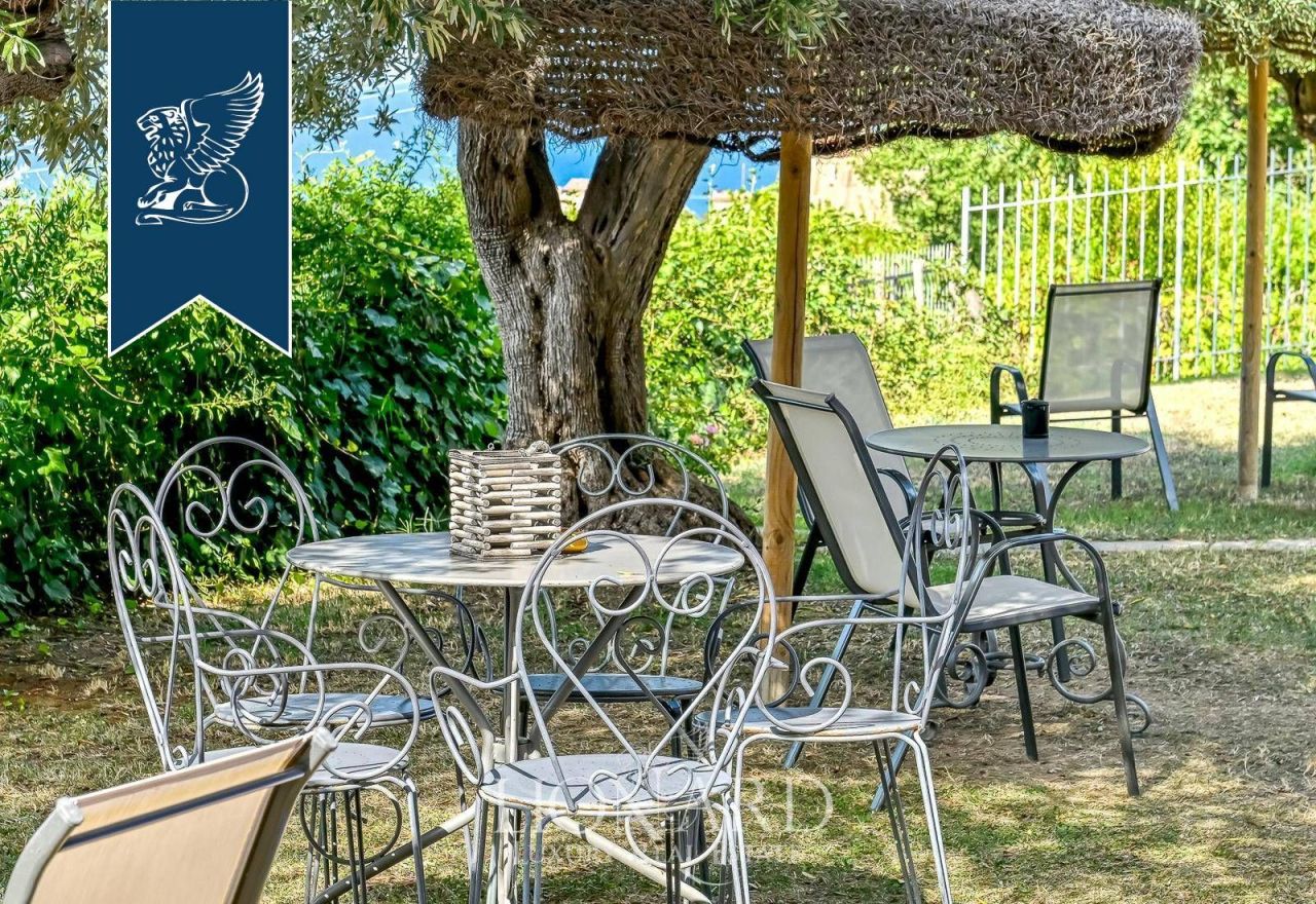 Отель, гостиница в Салерно, Италия, 750 м² - фото 17