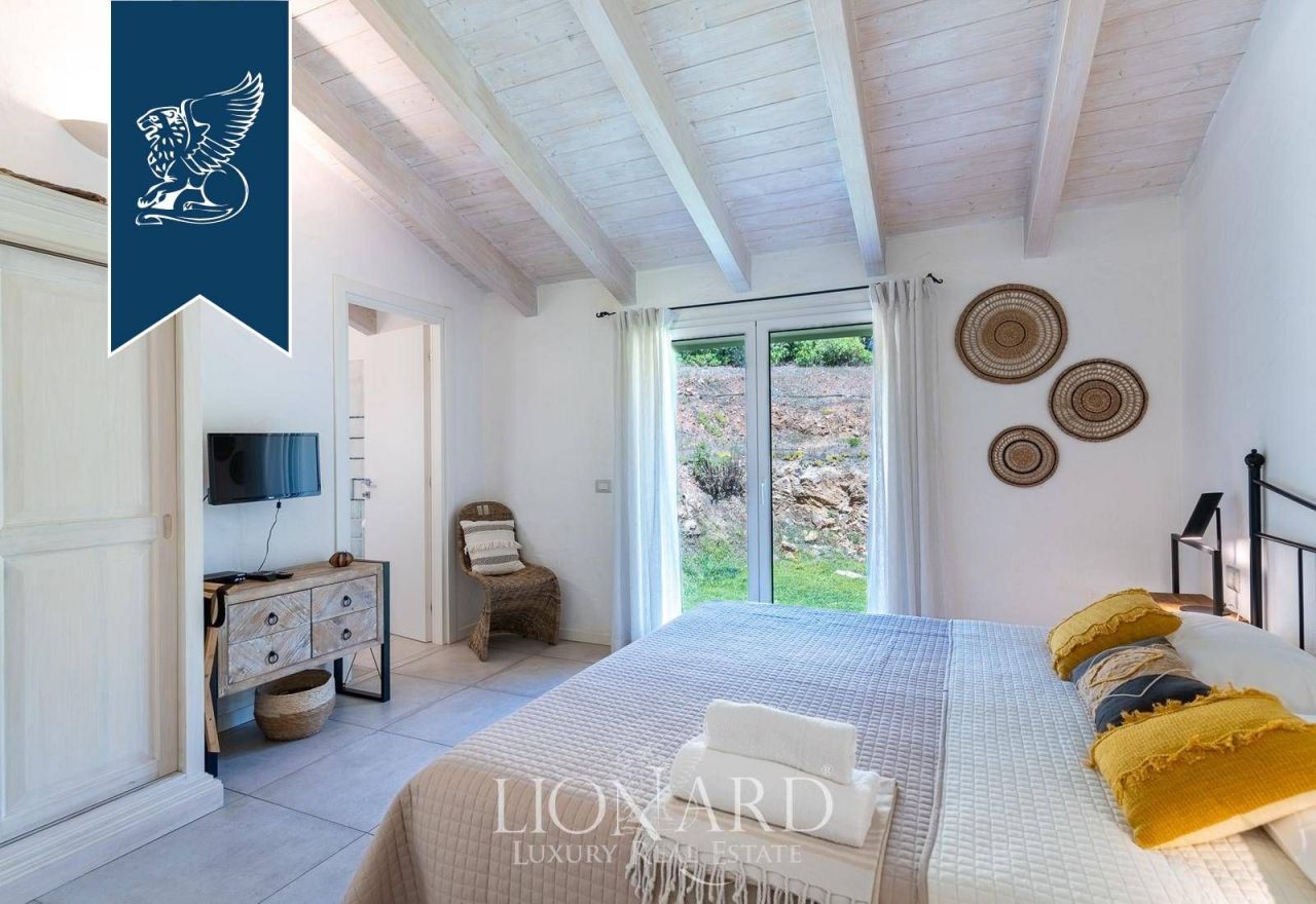 Вилла в Ольбии, Италия, 200 м² - фото 17