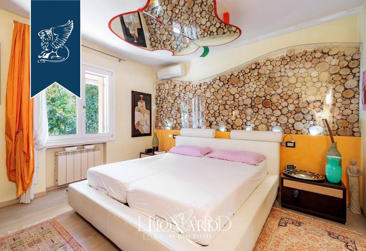 Вилла в Венеции, Италия, 680 м² - фото 16