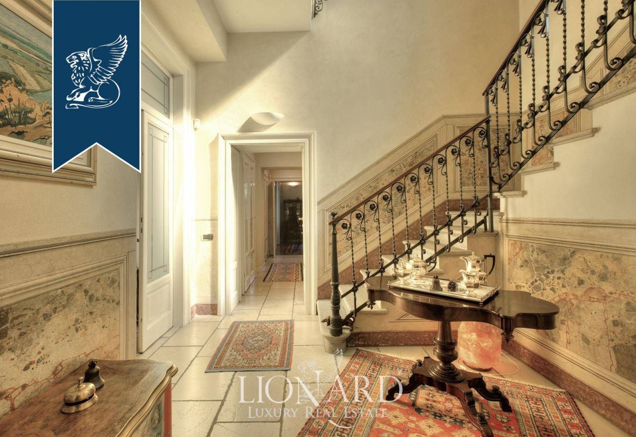 Вилла в Варесе, Италия, 550 м² - фото 16