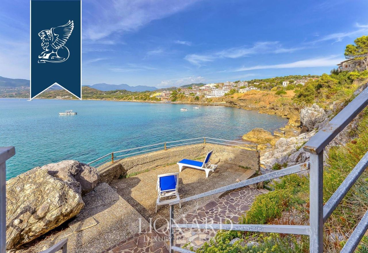 Отель, гостиница в Салерно, Италия, 1 000 м² - фото 16