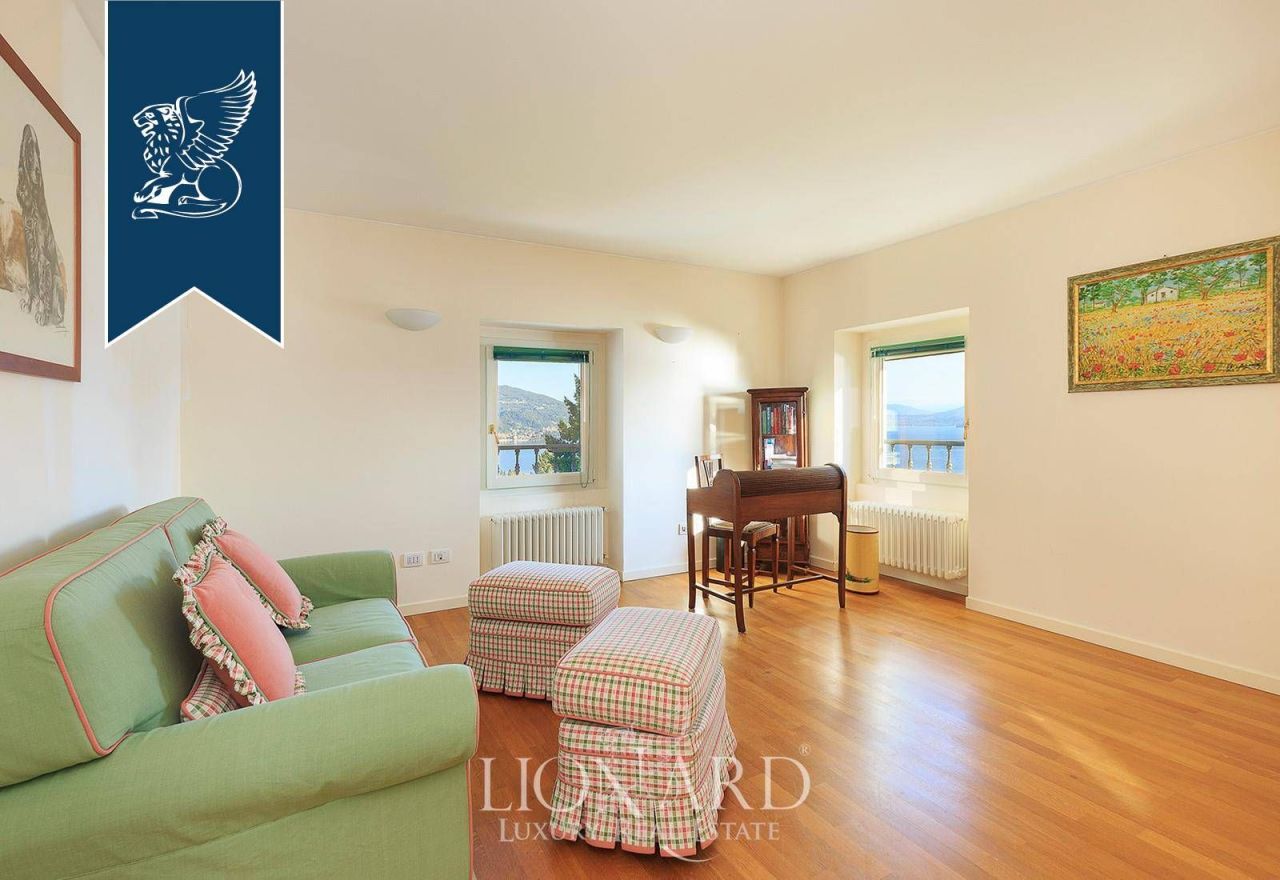 Вилла в Ароне, Италия, 1 000 м² - фото 16