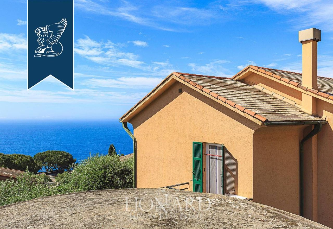 Вилла в Генуе, Италия, 300 м² - фото 16