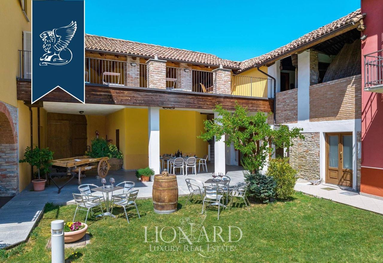 Ферма в Асти, Италия, 1 000 м² - фото 17