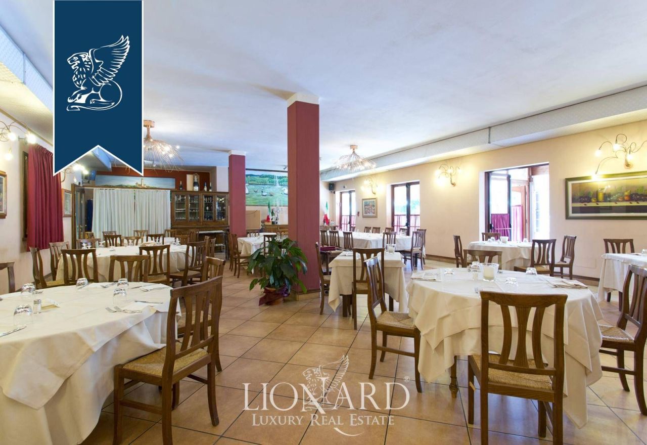 Отель, гостиница в Пистое, Италия, 2 730 м² - фото 16