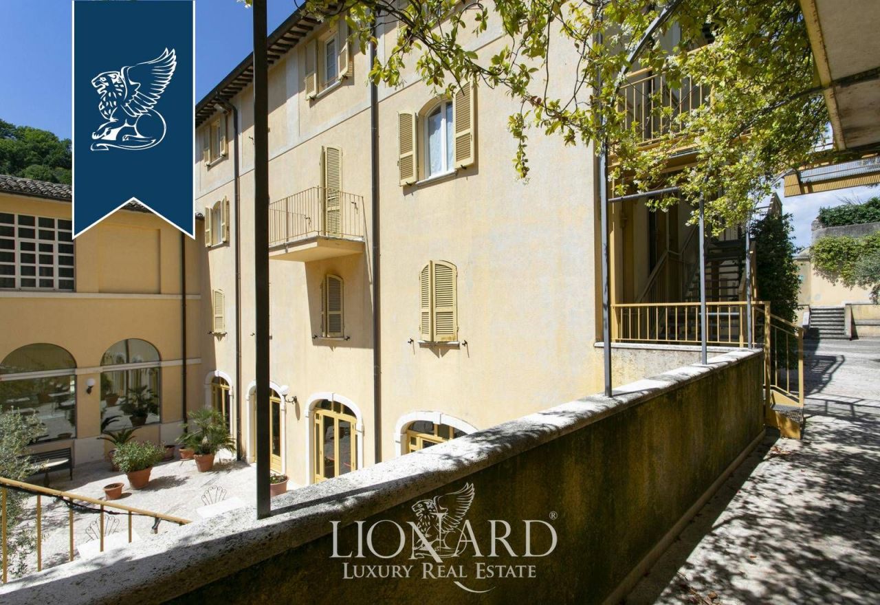 Отель, гостиница в Сполето, Италия, 3 110 м² - фото 16