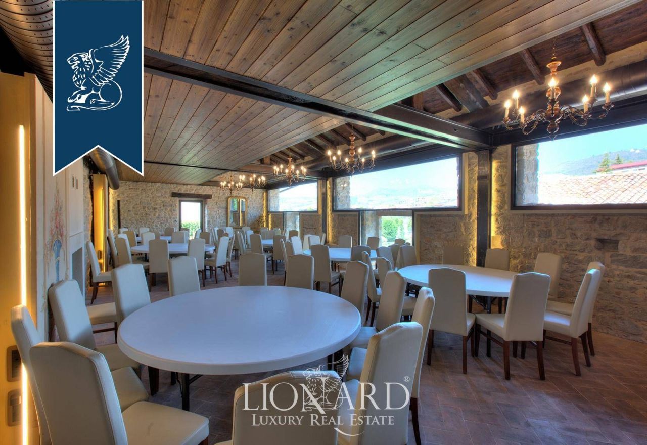 Замок в Варци, Италия, 12 358 м² - фото 18