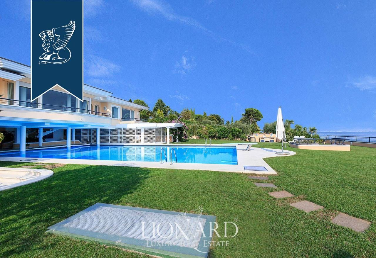 Вилла в Паденге-суль-Гарде, Италия, 800 м² - фото 17