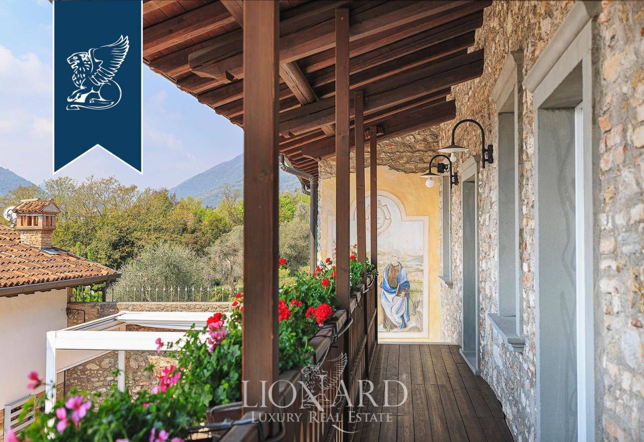 Ферма в Сало, Италия, 2 500 м² - фото 17