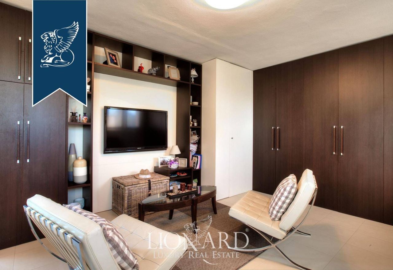 Вилла в Павии, Италия, 550 м² - фото 18