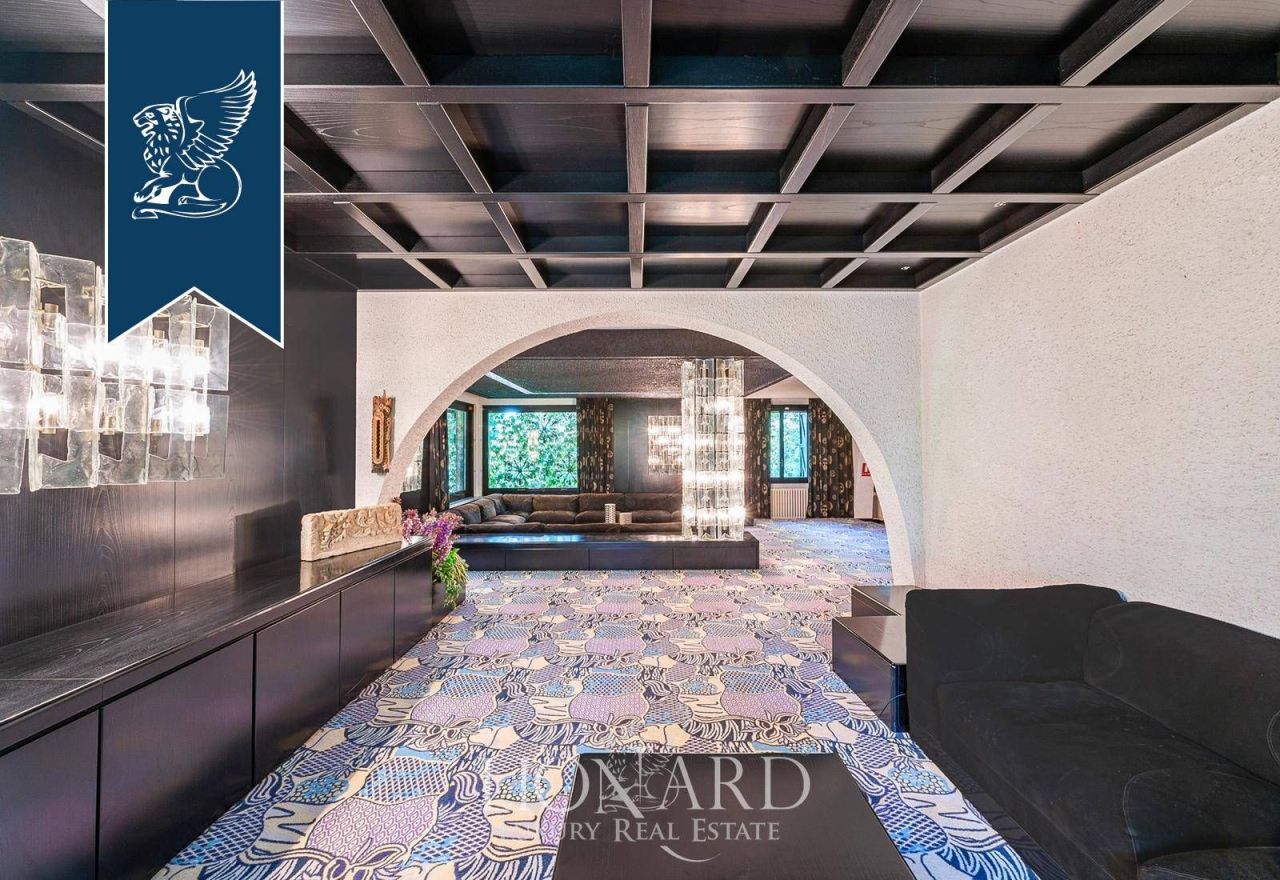 Вилла в Мерате, Италия, 500 м² - фото 19