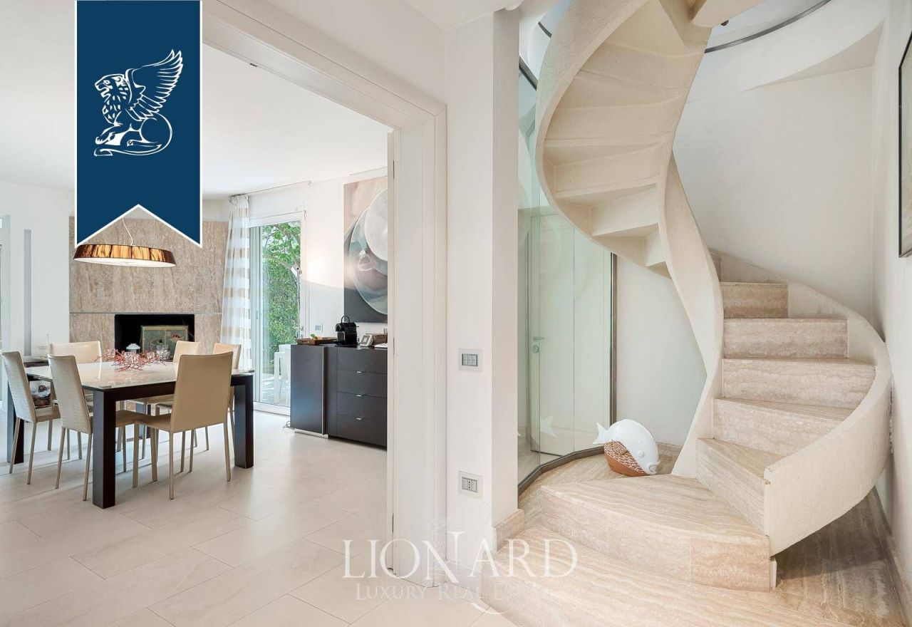 Вилла в Форте деи Марми, Италия, 300 м² - фото 19