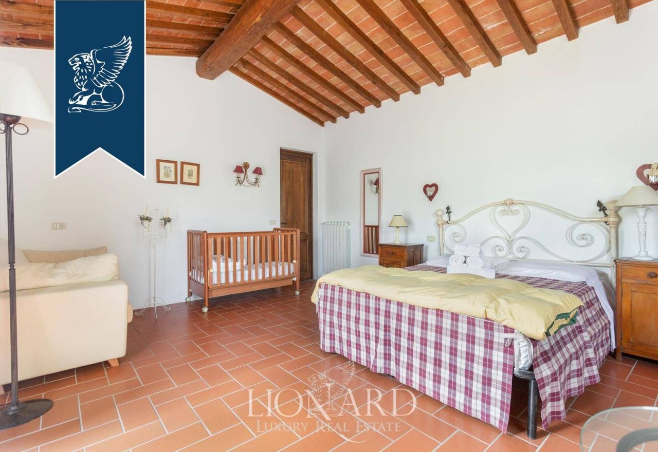 Вилла в Ареццо, Италия, 726 м² - фото 19