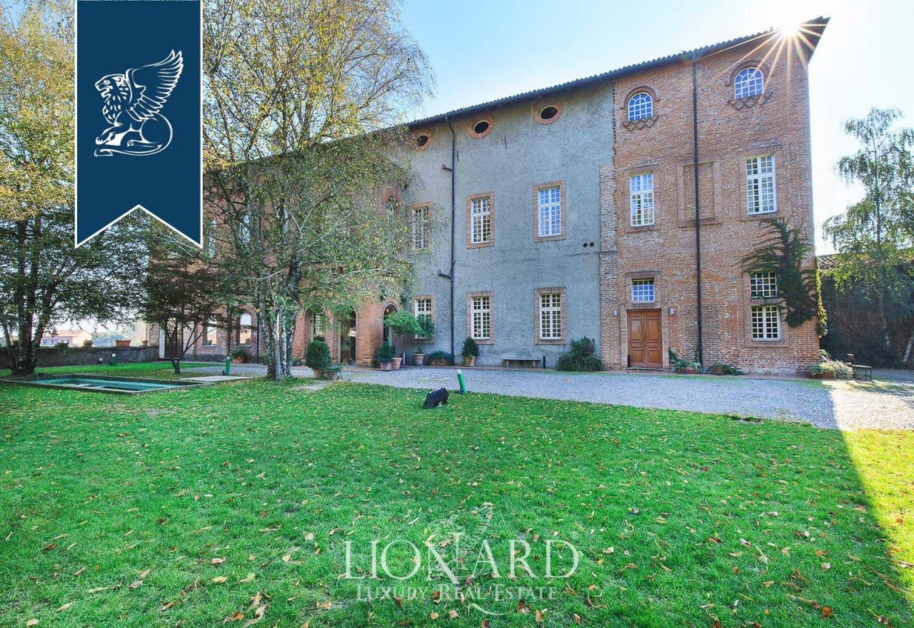 Отель, гостиница в Алессандрии, Италия, 2 500 м² - фото 19