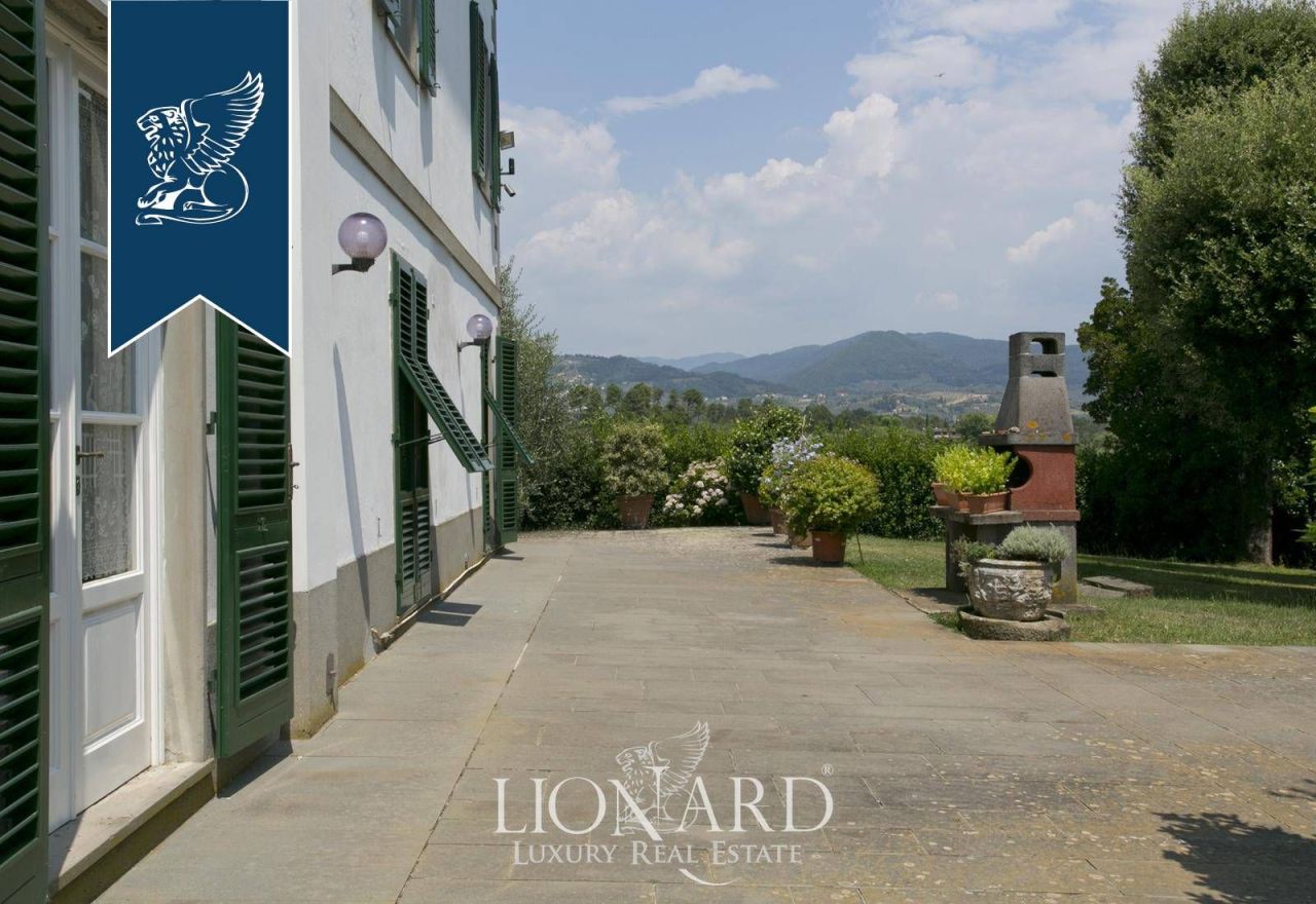 Вилла в Капаннори, Италия, 700 м² - фото 19