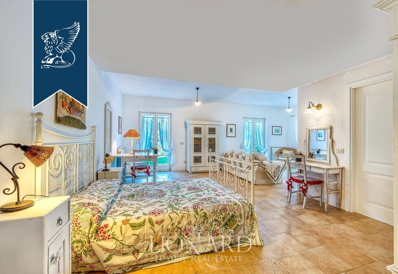 Вилла в Монтальто-ди-Кастро, Италия, 600 м² - фото 19