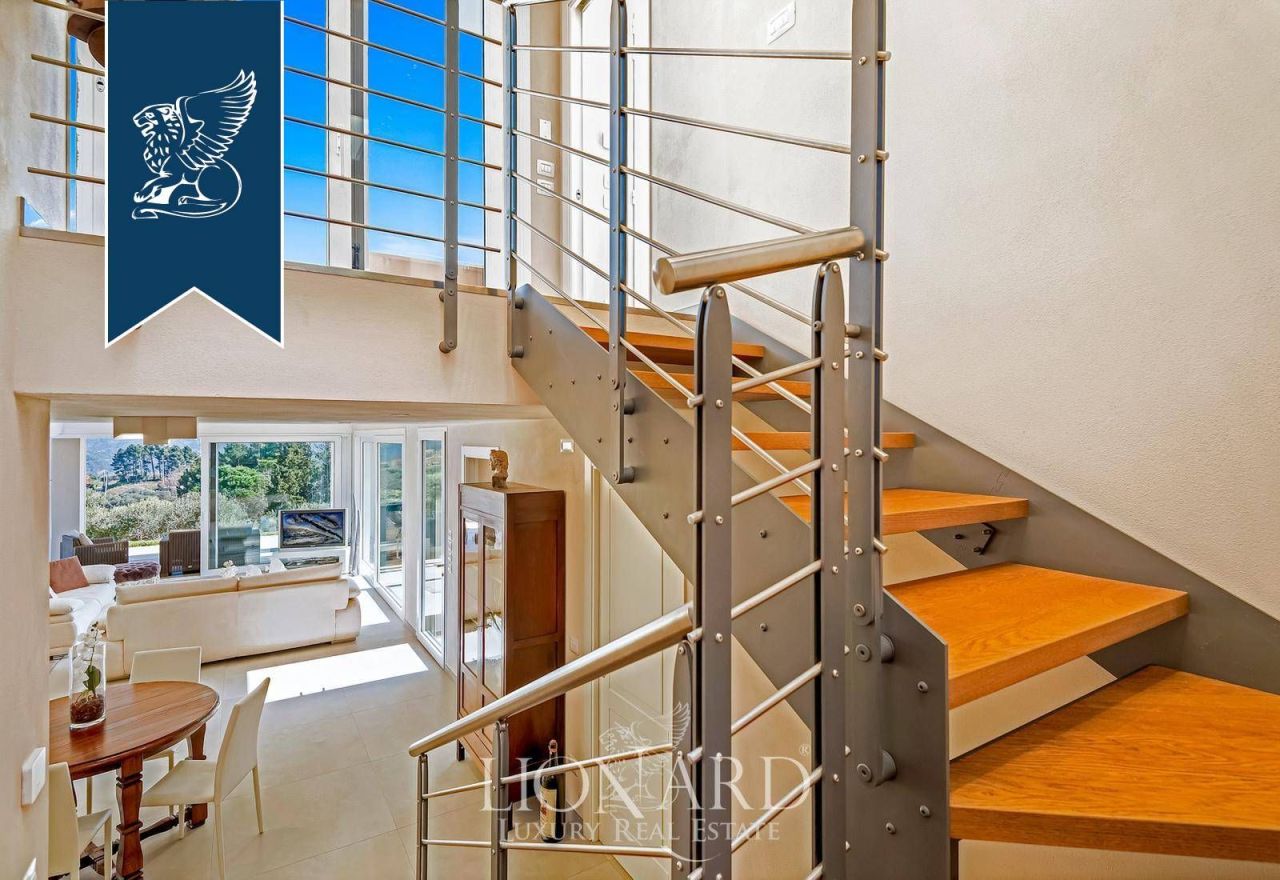 Вилла в Массарозе, Италия, 250 м² - фото 19