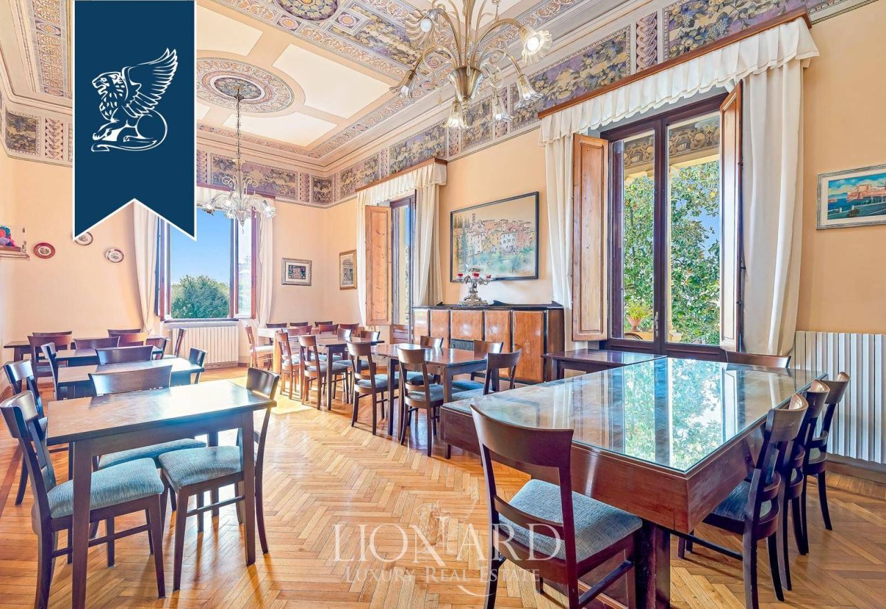 Отель, гостиница в Барге, Италия, 1 100 м² - фото 19