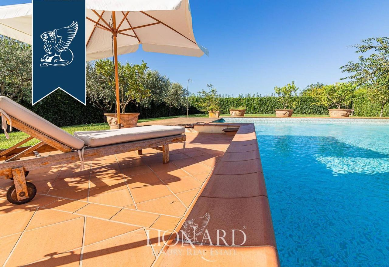 Вилла в Массарозе, Италия, 478 м² - фото 19