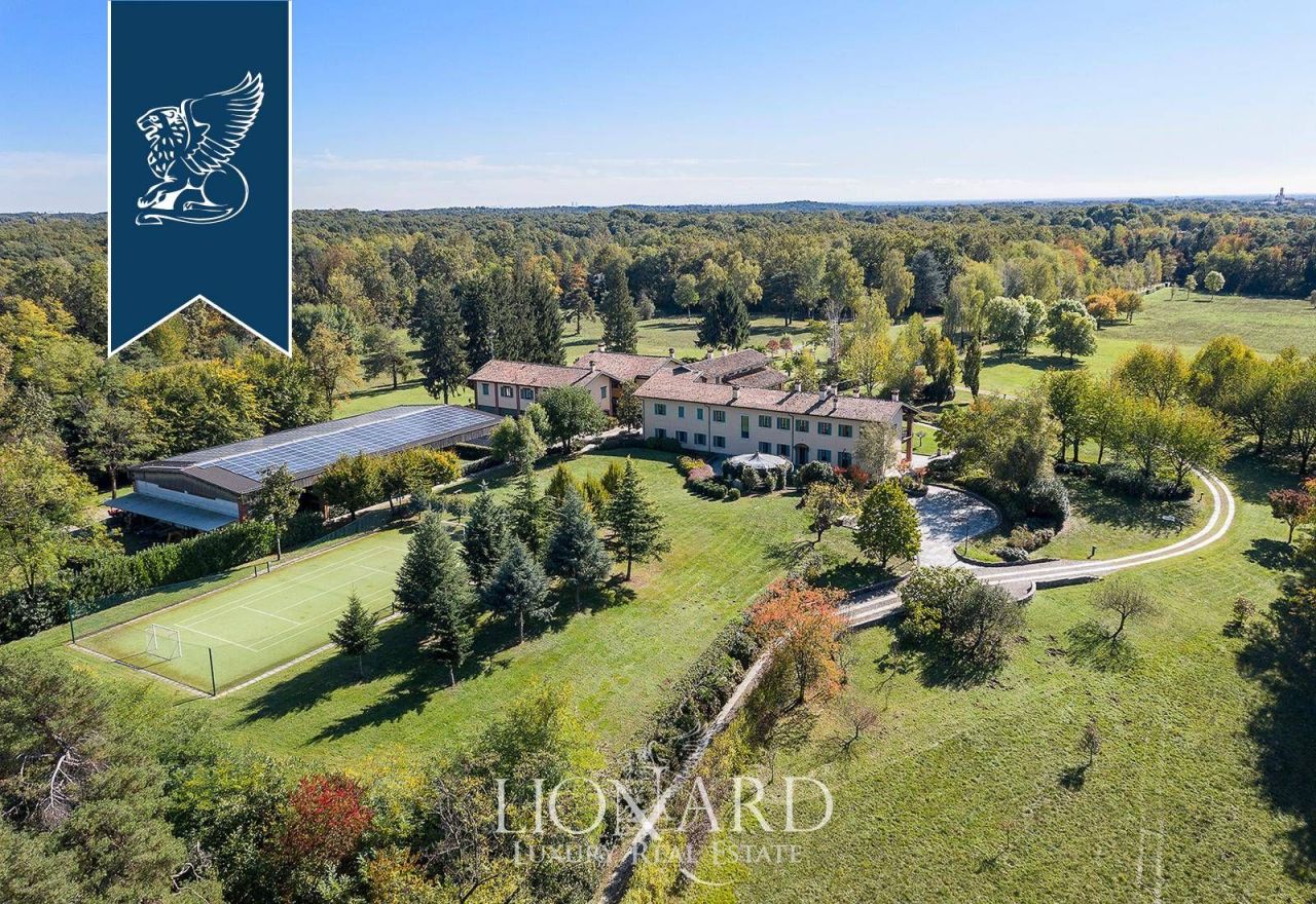 Вилла в Традате, Италия, 3 200 м² - фото 19