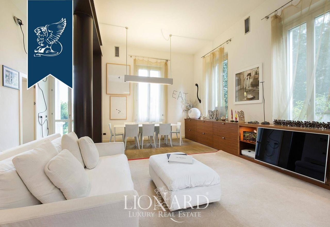 Вилла в Карате-Брианце, Италия, 660 м² - фото 19