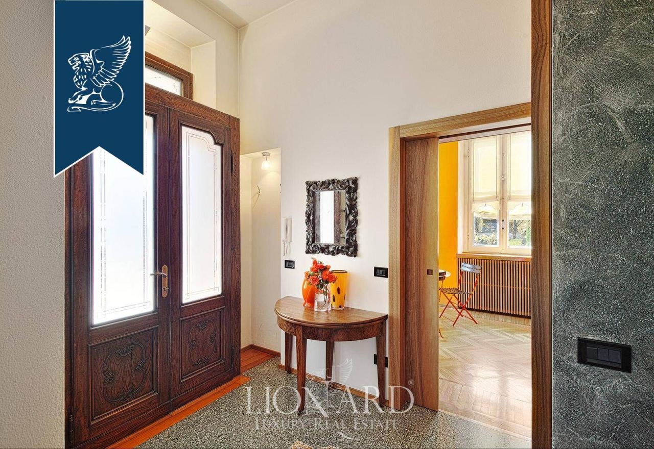 Вилла в Милане, Италия, 300 м² - фото 19