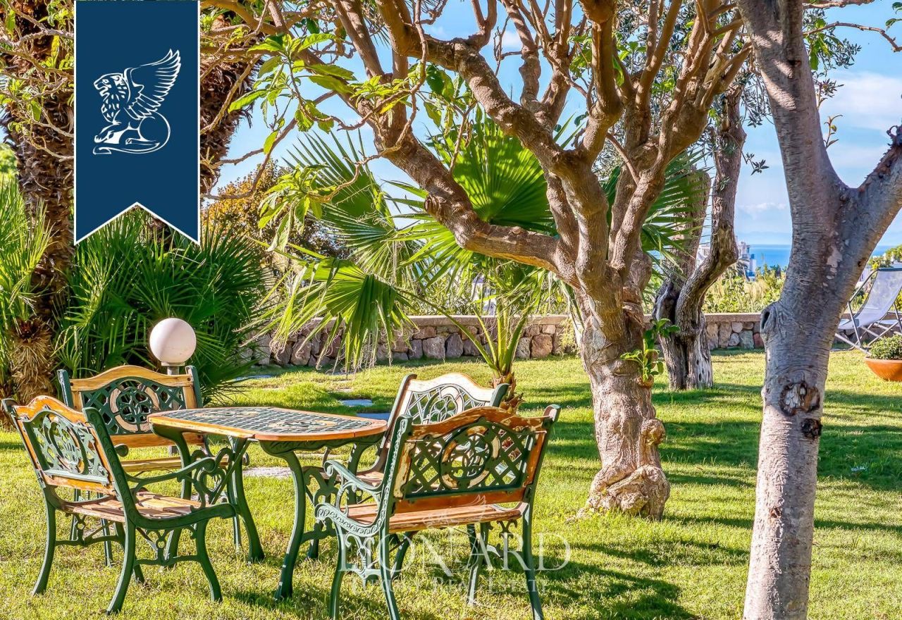 Отель, гостиница в Неаполе, Италия, 3 000 м² - фото 19