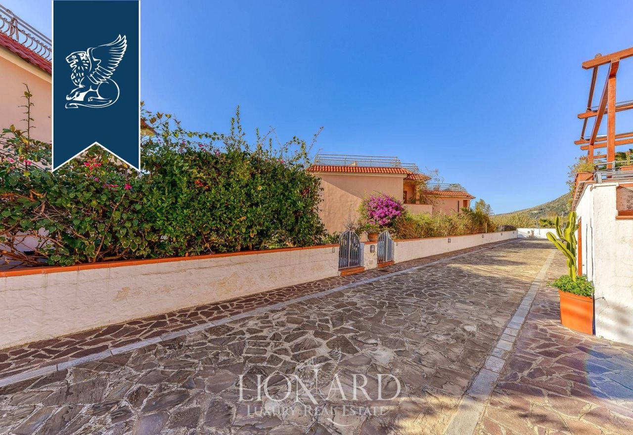 Вилла в Салерно, Италия, 300 м² - фото 18