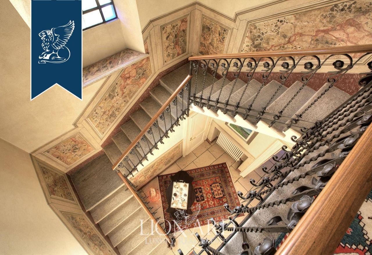 Вилла в Варесе, Италия, 550 м² - фото 17