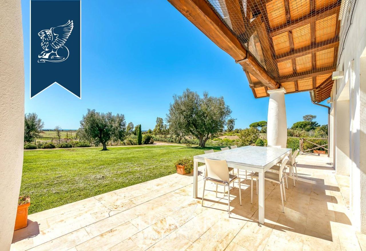 Вилла в Монтальто-ди-Кастро, Италия, 300 м² - фото 17