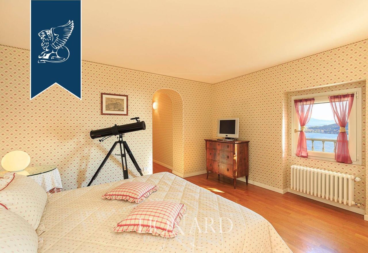 Вилла в Ароне, Италия, 1 000 м² - фото 17