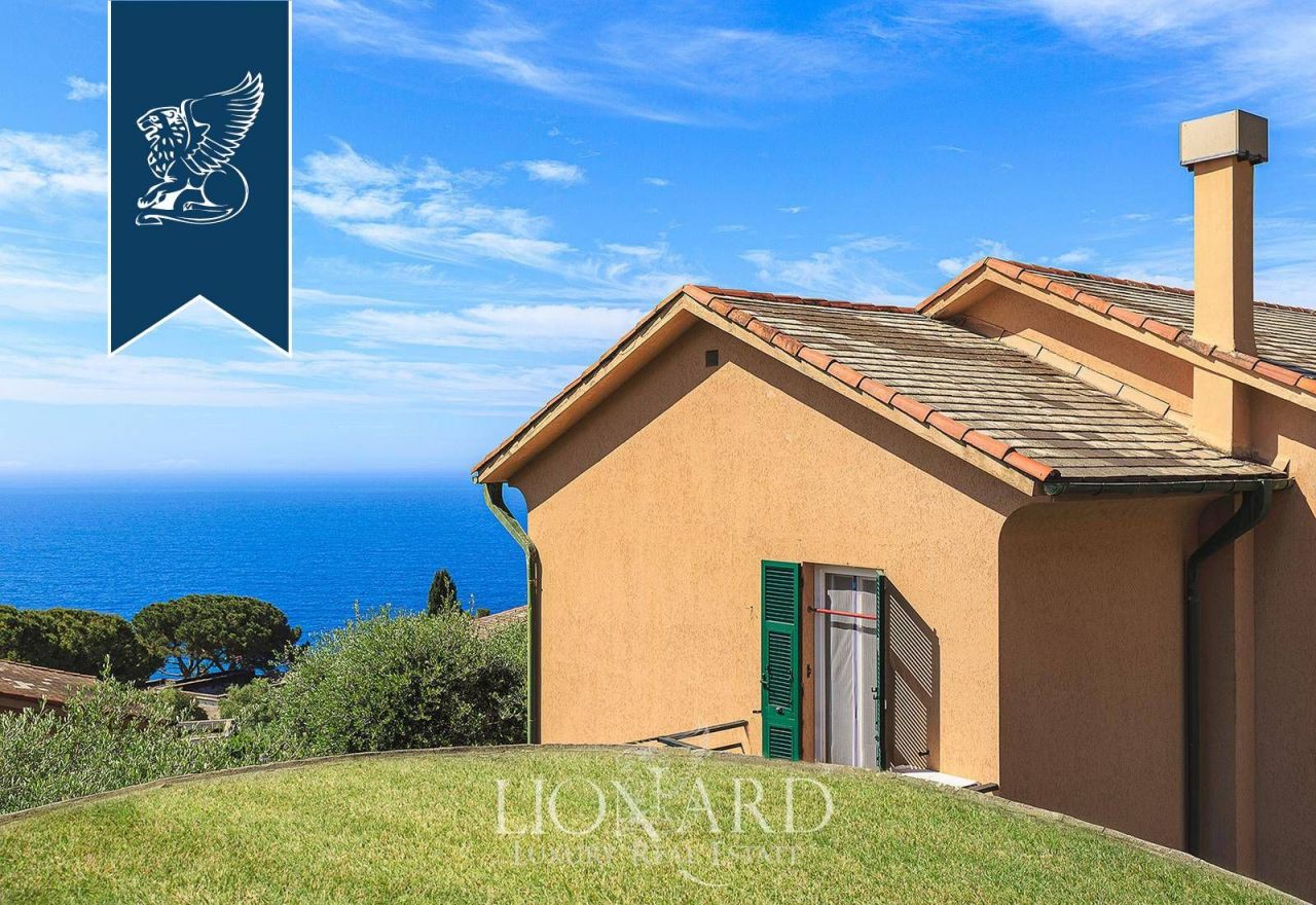 Вилла в Генуе, Италия, 300 м² - фото 17